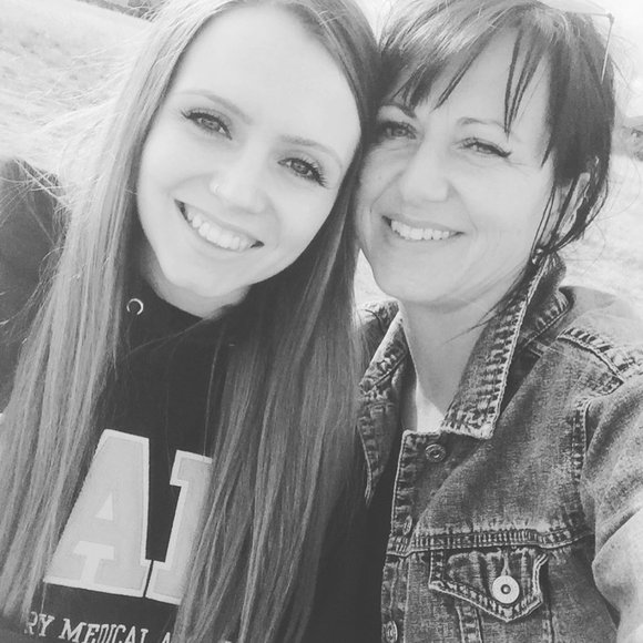 Meet your Posher, Tiffany - Picture 1 of 1